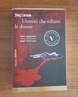 Libro Stieg Larsson - Uomini che odiano le donne