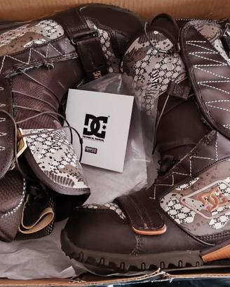 Scarponi Snowboard DC Shoes CALIBER 09 con scatola