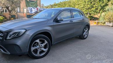 Mercdes GLA