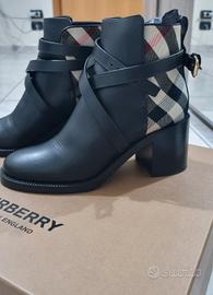 Stivaletti Burberry 