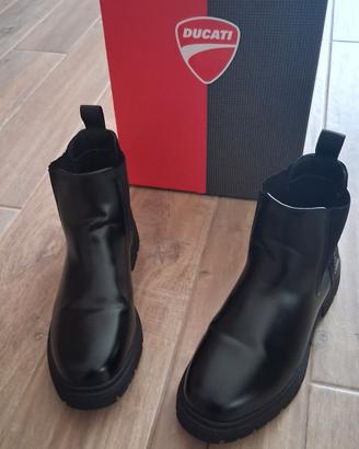 Scarpe stivaletti Ducati uomo nere tg 43.