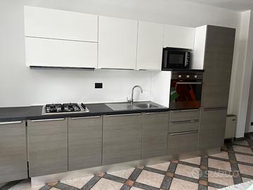 Cucina + mobile sala