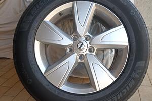 treno ,4 ruote volvo originali 17" + pneumatici 