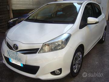 TOYOTA Yaris 1.0 5 porte Active Unipropietario