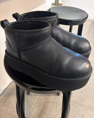 UGG MINI PLATFORM