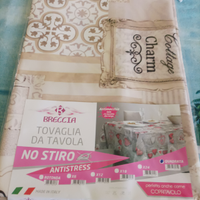 Tovaglia da tavola quadrata nuova