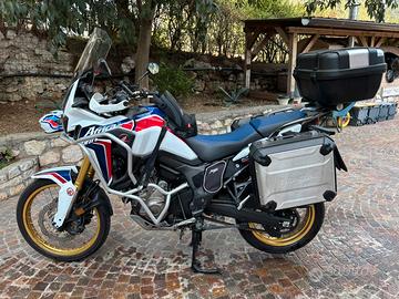 africa twin con vari accesori