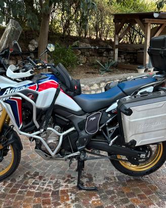 africa twin con vari accesori