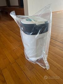 Mangia pannolini con box sigillata di sacchetti