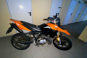 Moto Motard motocross arancione e nero