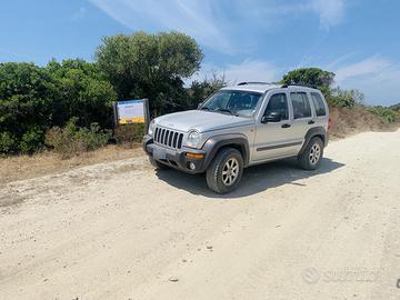Jeep Cherokee 2005 CRD