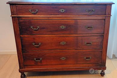 Cassettiera in legno