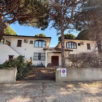 3 LOCALI A COMACCHIO