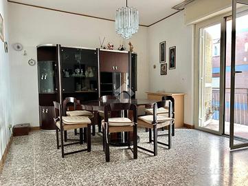 3 LOCALI A GIUGLIANO IN CAMPANIA