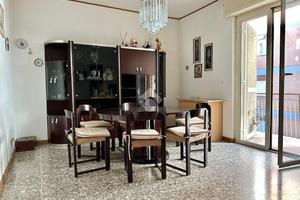 3 LOCALI A GIUGLIANO IN CAMPANIA