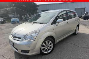 TOYOTA Corolla Verso 2.2 16V D-4D