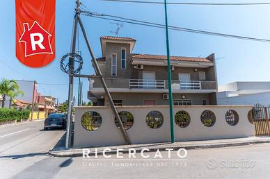 Villa di 170 m² con più di 5 locali a Surbo