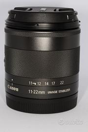 Canon EF-M 11-22mm f4-5,6 IS con paraluce canon