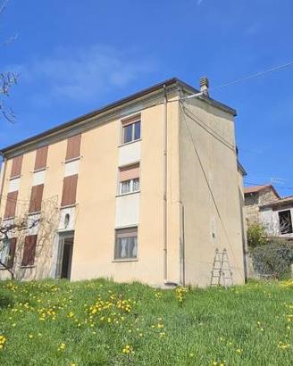 Casa indipendente di 170 m² con 5 locali e box aut