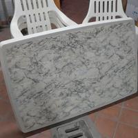 tavolo in plastica