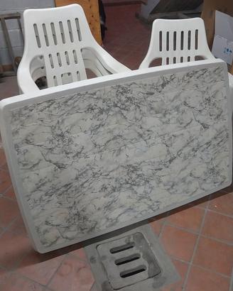 tavolo in plastica