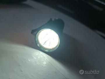 torcia led potente 