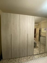 Disponibile armadio camera  6 ante