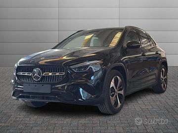 MERCEDES-BENZ GLA 180 d