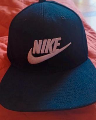 Cappello nike firmato sa Niccoló Barella nel 2025