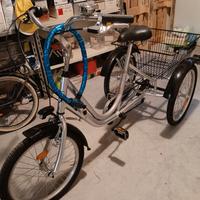 Triciclo per adulti/Bici a tre ruote