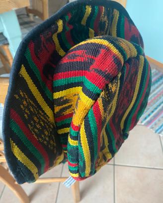 Cappello simpatico alla Bob Marley