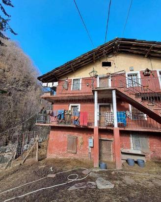 Immobile in asta di 209 m² con 3 locali a Perrero