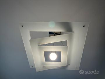 Lampadario in vetro.