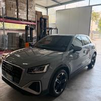Audi Q2 35 Tfsi Sline interno ed esterno