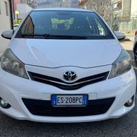 Toyota Yaris 1.4 D-4D 5 porte Lounge SI NEOPATENTA