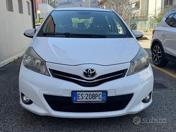 Toyota Yaris 1.4 D-4D 5 porte Lounge SI NEOPATENTA