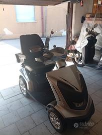 quadriciclo scooter elettrico per anziani 