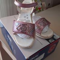 Sandali bambina Chicco n.31 +crocs omaggio