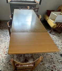 Tavolo usato da pranzo