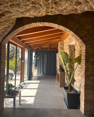 Villa in grotta naturale +terreno di 20000mq