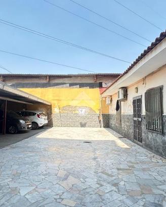 2 LOCALI A NAPOLI