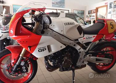 YAMAHA XSR 900GP