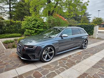 Audi RS4 4.2 V8 2015