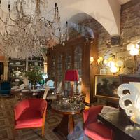 ARREDI ED OGGETTISTICA  di tutte le epoche