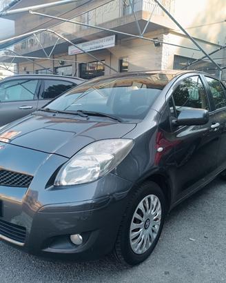 Toyota Yaris 1.3 AUTOMATICA M-MT Sol 2 TRENI GOMME