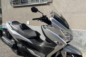 Suzuki Burgman 400 del 2022 con 17000 km