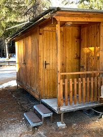 Roulotte con casetta in legno
