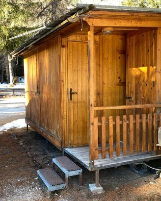 Roulotte con casetta in legno