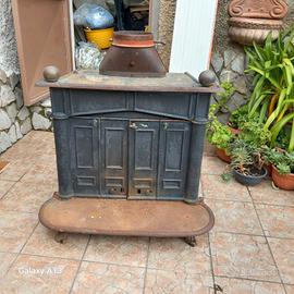 stufa  in ghisa mod.Franklin