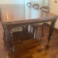 Tavolo in stile inglese